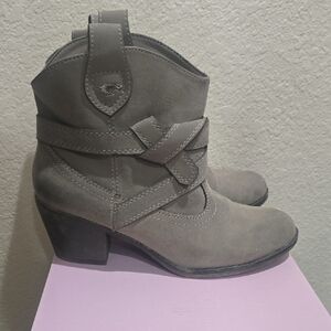 Rocket Dog Taupe Ankle Booties